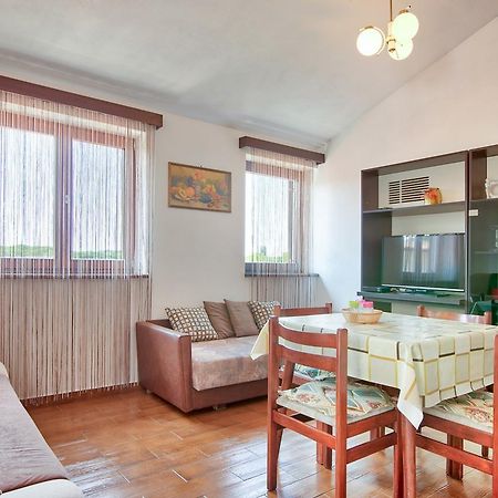 Apartment Maja Štinjan Eksteriør bilde