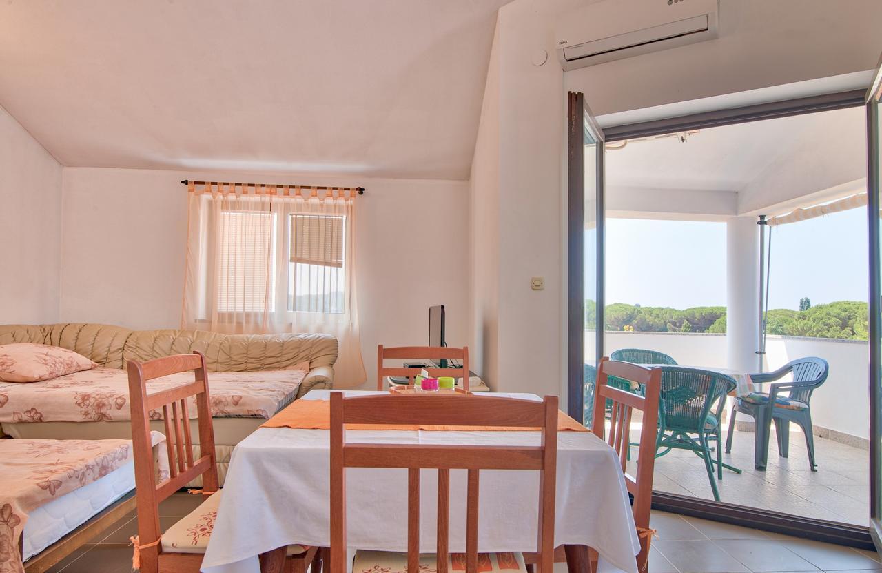 Apartment Maja Štinjan Eksteriør bilde