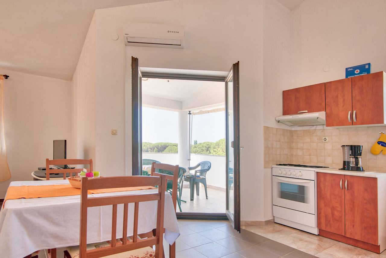 Apartment Maja Štinjan Eksteriør bilde