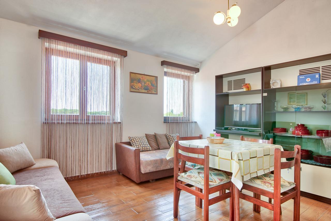 Apartment Maja Štinjan Eksteriør bilde