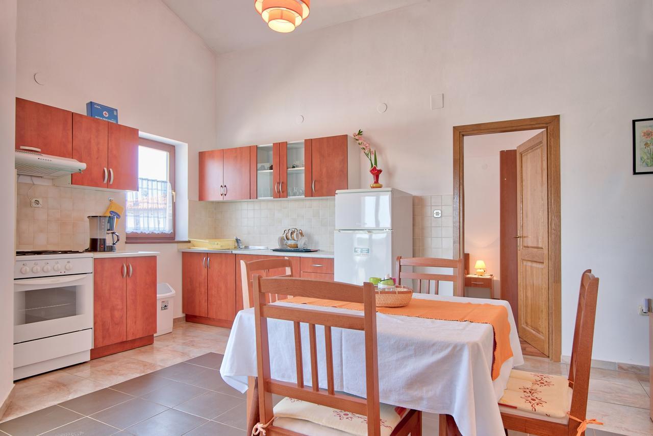 Apartment Maja Štinjan Eksteriør bilde