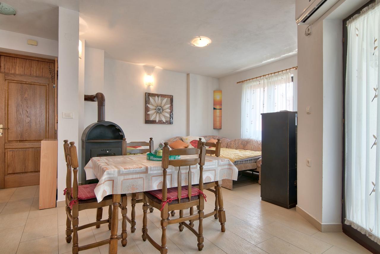 Apartment Maja Štinjan Eksteriør bilde